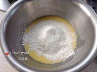 酸奶戚风蛋糕的做法步骤5