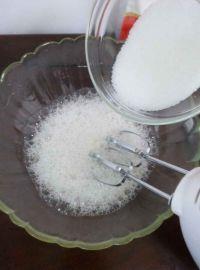 可可戚风蛋糕的做法步骤1