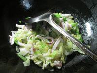 鱿鱼炒圆白菜的做法步骤7
